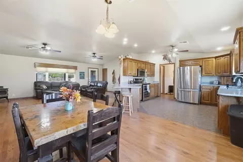 Dining - 9159 N 1750 Rd, Cheyenne, OK 73628 photo 1 of 1