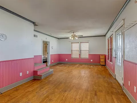 Living - 23065 E 1090 Rd, Clinton, OK 73601 photo 1 of 3