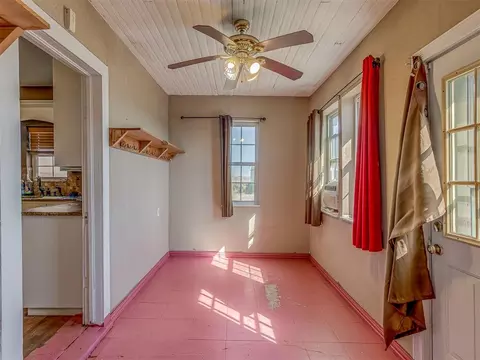 Exterior - 23065 E 1090 Rd, Clinton, OK 73601 photo 6 of 12