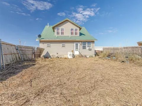 Exterior - 23065 E 1090 Rd, Clinton, OK 73601 photo 8 of 12
