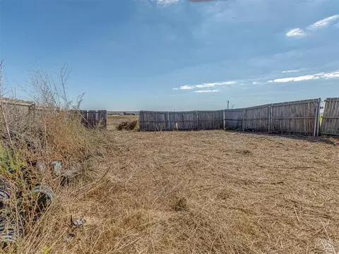 Exterior - 23065 E 1090 Rd, Clinton, OK 73601 photo 7 of 12