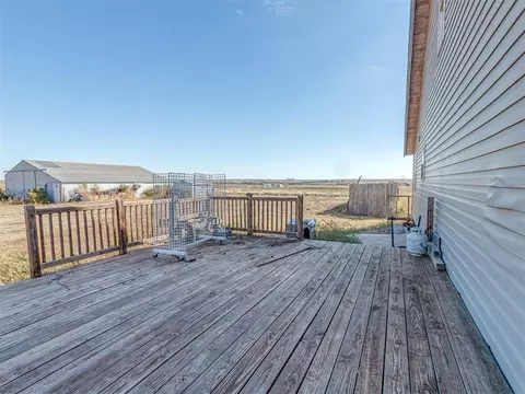 Exterior - 23065 E 1090 Rd, Clinton, OK 73601 photo 5 of 12