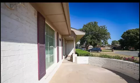 Exterior - 3601 W Prairie Dr, Altus, OK 73521 photo 3 of 6