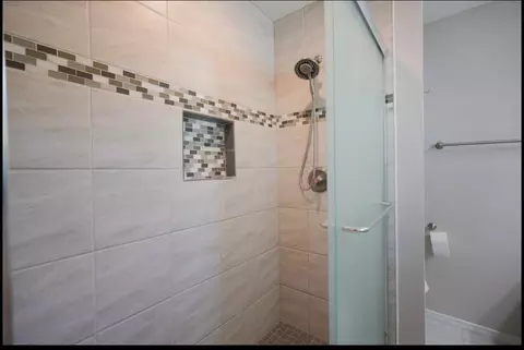 Bath - 3601 W Prairie Dr, Altus, OK 73521 photo 7 of 8