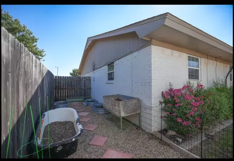 Exterior - 3601 W Prairie Dr, Altus, OK 73521 photo 5 of 6