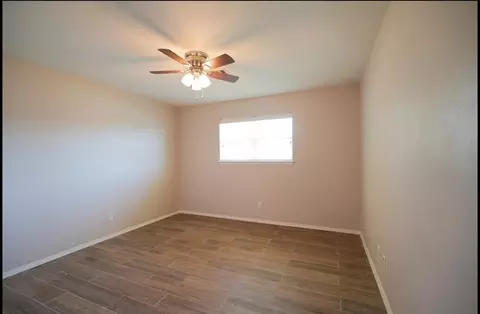 Bedroom - 3601 W Prairie Dr, Altus, OK 73521 photo 2 of 2