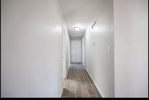 Entry Way - 3601 W Prairie Dr, Altus, OK 73521 photo 1 of 2