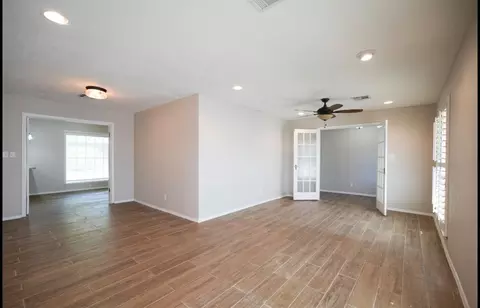 Living - 3601 W Prairie Dr, Altus, OK 73521 photo 2 of 6
