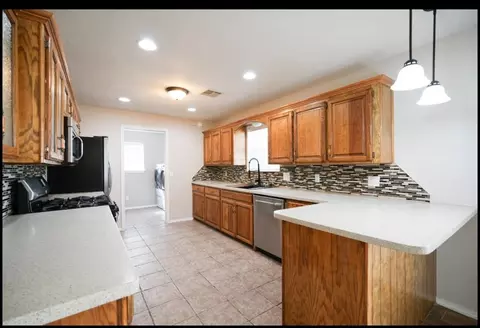 Kitchen - 3601 W Prairie Dr, Altus, OK 73521 photo 1 of 4