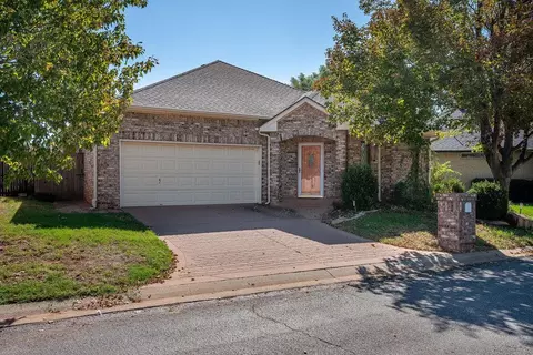 11904 Barrywood Dr, Oklahoma City, OK 73120