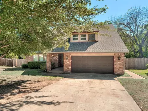 524 Canyon Rd, Edmond, OK 73034