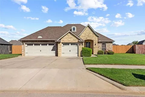 1304 Crimson Dr, Weatherford, OK 73096