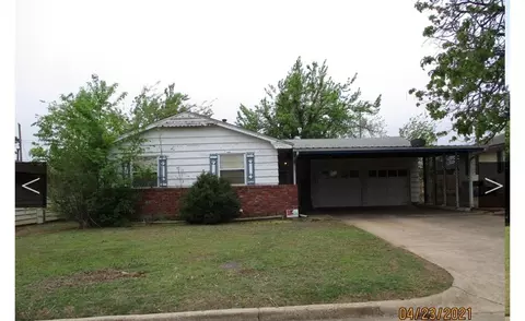 30 Glenda Dr, Yukon, OK 73099