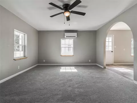Living - 211 E 2nd St, Stroud, OK 74079 photo 3 of 6