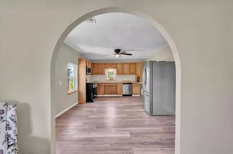 Entry Way - 211 E 2nd St, Stroud, OK 74079 photo 1 of 4