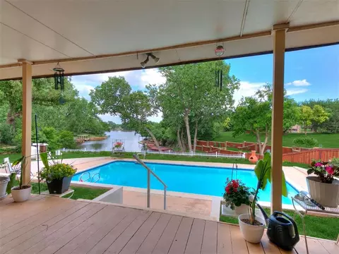 10208 Westlake Dr, Oklahoma City, OK 73162