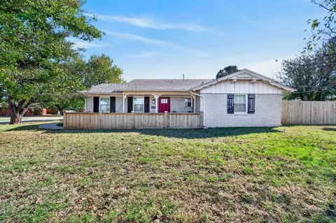 2832 Manchester Dr, Oklahoma City, OK 73120