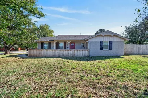 2832 Manchester Dr, Oklahoma City, OK 73120