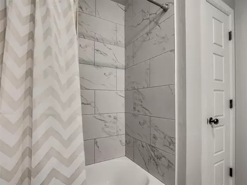 Bath - 2205 Northfork Dr, Moore, OK 73160 photo 6 of 6