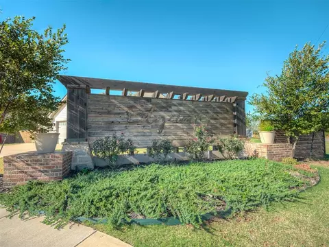 View/Area - 2205 Northfork Dr, Moore, OK 73160 photo 4 of 5