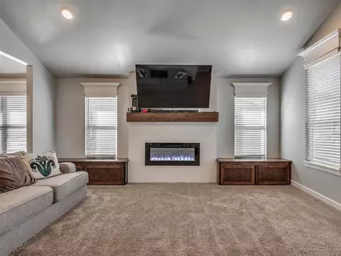 Living - 2205 Northfork Dr, Moore, OK 73160 photo 2 of 4
