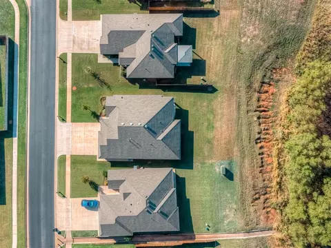 View/Area - 2205 Northfork Dr, Moore, OK 73160 photo 3 of 5