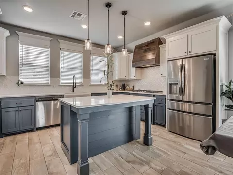 Kitchen - 2205 Northfork Dr, Moore, OK 73160 photo 1 of 5