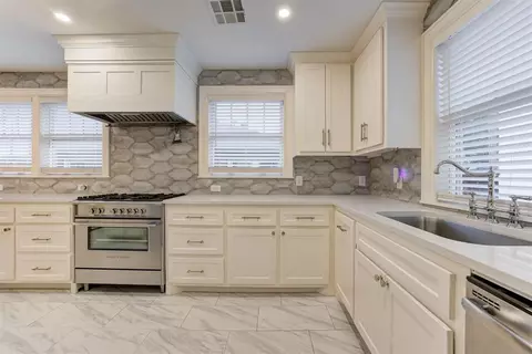2208 N Indiana Ave, Oklahoma City, OK 73106