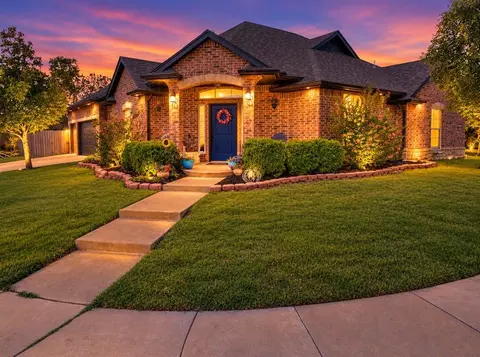 11301 Millbrook Ln, Oklahoma City, OK 73162