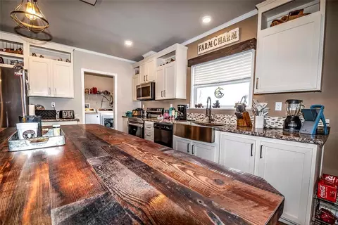 Kitchen - 351746 E 840 Rd, Stroud, OK 74079 photo 2 of 5