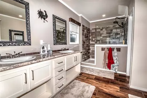 Bath - 351746 E 840 Rd, Stroud, OK 74079 photo 1 of 3