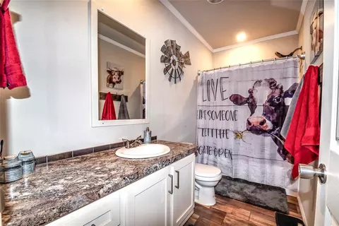 Bath - 351746 E 840 Rd, Stroud, OK 74079 photo 2 of 3