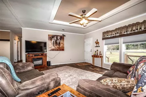 Living - 351746 E 840 Rd, Stroud, OK 74079 photo 2 of 3