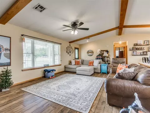 Living - 117 Zelda Ln, Mcloud, OK 74851 photo 2 of 3