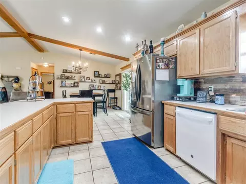 Kitchen - 117 Zelda Ln, Mcloud, OK 74851 photo 6 of 7