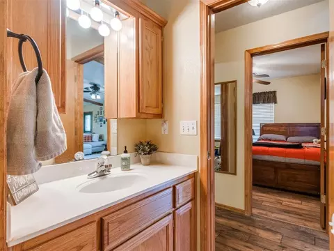 Bath - 117 Zelda Ln, Mcloud, OK 74851 photo 7 of 7