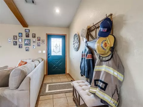 Entry Way - 117 Zelda Ln, Mcloud, OK 74851 photo 1 of 1