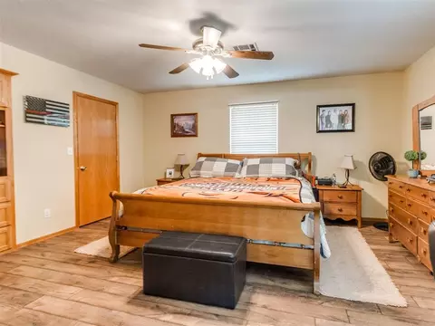Bedroom - 117 Zelda Ln, Mcloud, OK 74851 photo 3 of 9