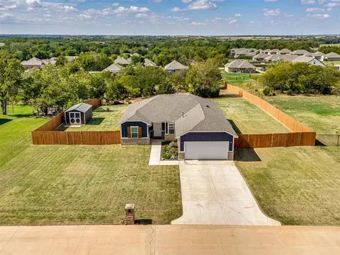 13056 Mannington Rd, Edmond, OK 73025