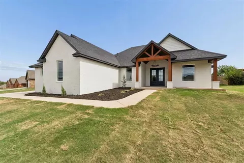 600 Eagle Lake Ln, Newcastle, OK 73065