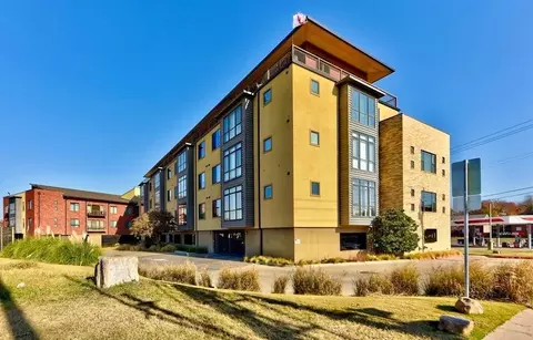 Exterior - 401 E Boyd #302, Norman, OK 73069 photo 1 of 7