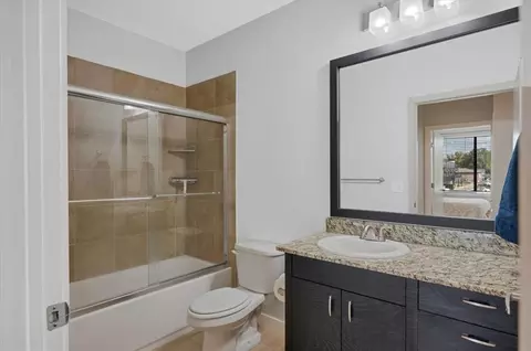 Bath - 401 E Boyd #302, Norman, OK 73069 photo 2 of 3
