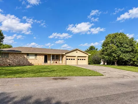 Exterior - 205 S Highland Dr, Erick, OK 73645 photo 2 of 7
