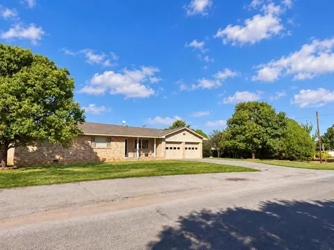Exterior - 205 S Highland Dr, Erick, OK 73645 photo 5 of 7