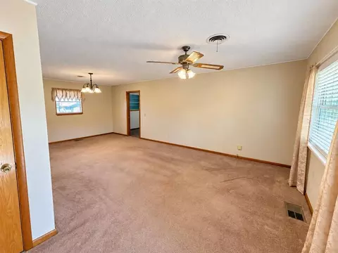 Living - 205 S Highland Dr, Erick, OK 73645 photo 1 of 2