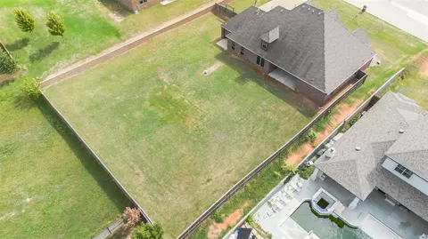 View/Area - 1663 NW 35th Ter, Newcastle, OK 73065 photo 2 of 5