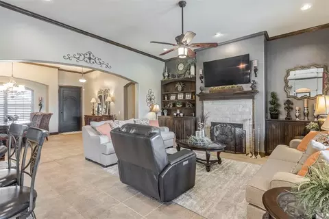 Living - 1663 NW 35th Ter, Newcastle, OK 73065 photo 1 of 3