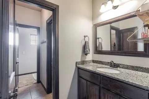Bath - 1663 NW 35th Ter, Newcastle, OK 73065 photo 2 of 5