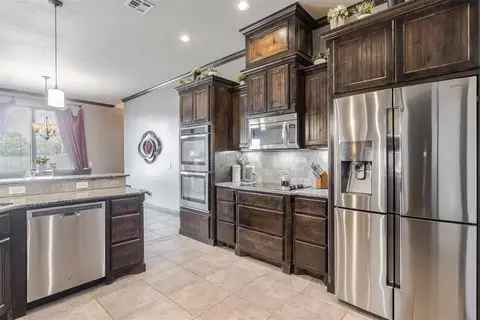 Kitchen - 1663 NW 35th Ter, Newcastle, OK 73065 photo 3 of 3