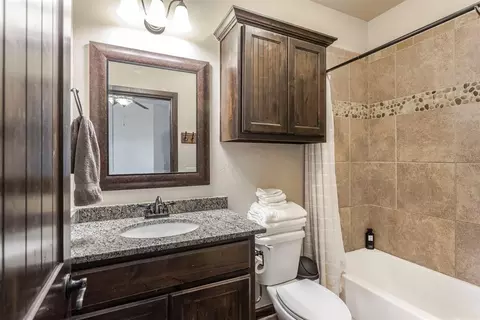 Bath - 1663 NW 35th Ter, Newcastle, OK 73065 photo 3 of 5